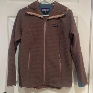 patagonia chocolate colored jacket size M